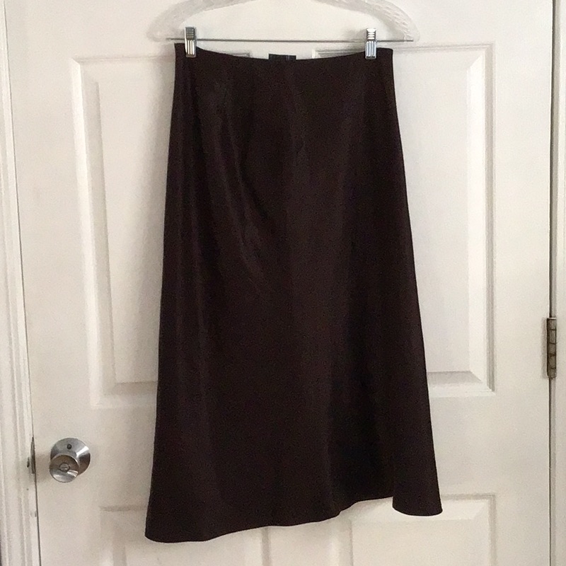 . Lafayette 148 . A Symmetrical. Fine Wool Skirt